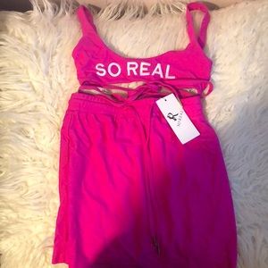 Gsuwoo Fling mini set in Hot pink💕